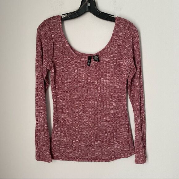 Ultra Flirt Women’s Scoop neck Scoop Back Long Sleeve Robbed Soft Top - Picture 1 of 3